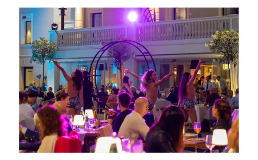 Crazy in Love a Palazzo Doglio torna il dinner show