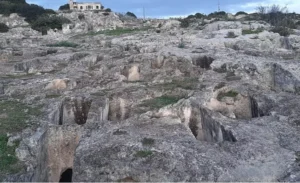 Tuvixeddu: Culti, Misteri e Storia della più grande Necropoli del Mediterraneo