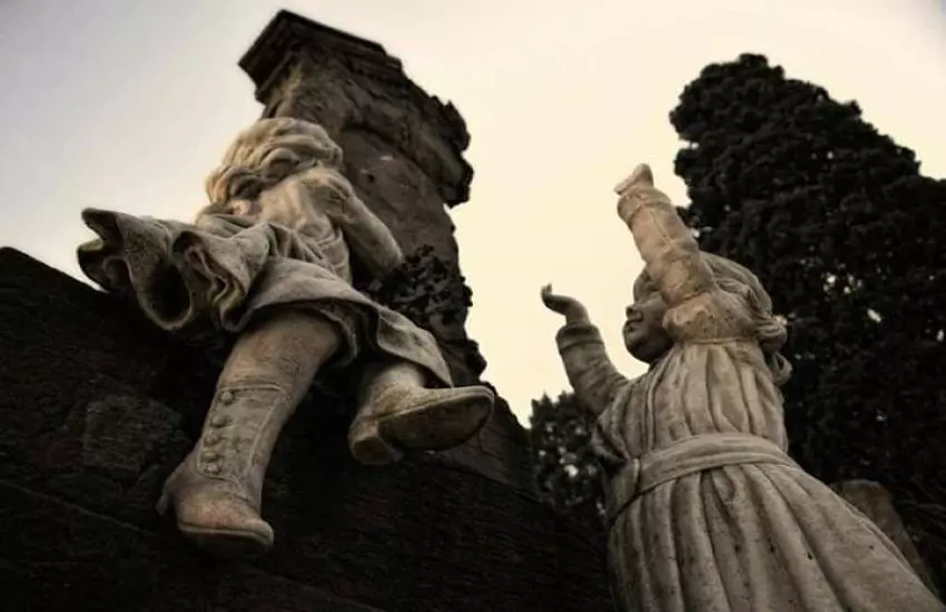 Visita Guidata al Cimitero Monumentale di Cagliari: I segreti di Bonaria