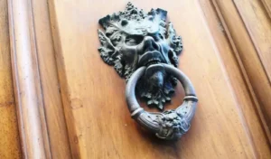 Speciale Halloween a Cagliari Spettri, Maledizioni e Antichi Cimiteri della Marina