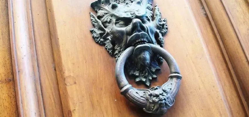 Speciale Halloween a Cagliari Spettri, Maledizioni e Antichi Cimiteri della Marina