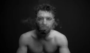 Mostre Cagliari - “Boys Don’t Cry” la mostra fotografica di Francesca Tiboni esplora la vulnerabilità maschile