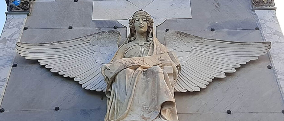 Il Cimitero di Bonaria tra Storia e Arte: visita guidata tra memoria e scultura a Cagliari